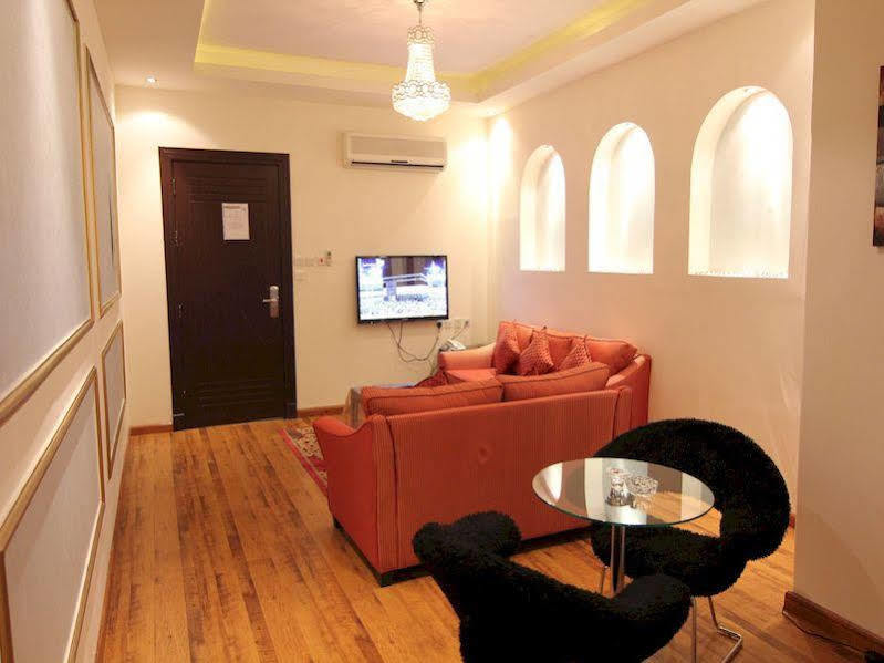 Towlan Hotel Suites 1 Riyadh Bagian luar foto